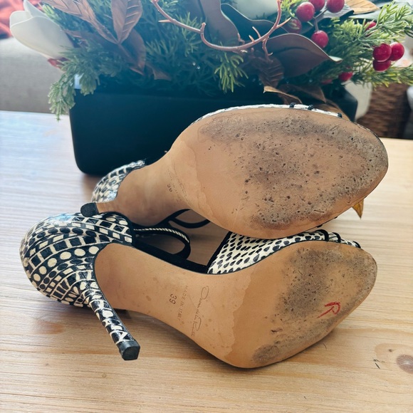 Oscar de la Renta in Pelle Altro Taglia Black White Patterned Heels Size 39 or 8 - Picture 8 of 9